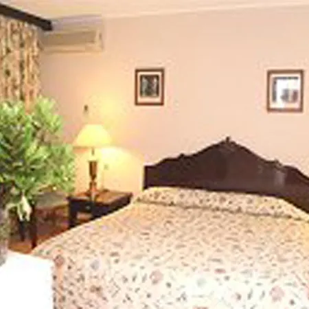 Golden View Sinarades Hotel 2*